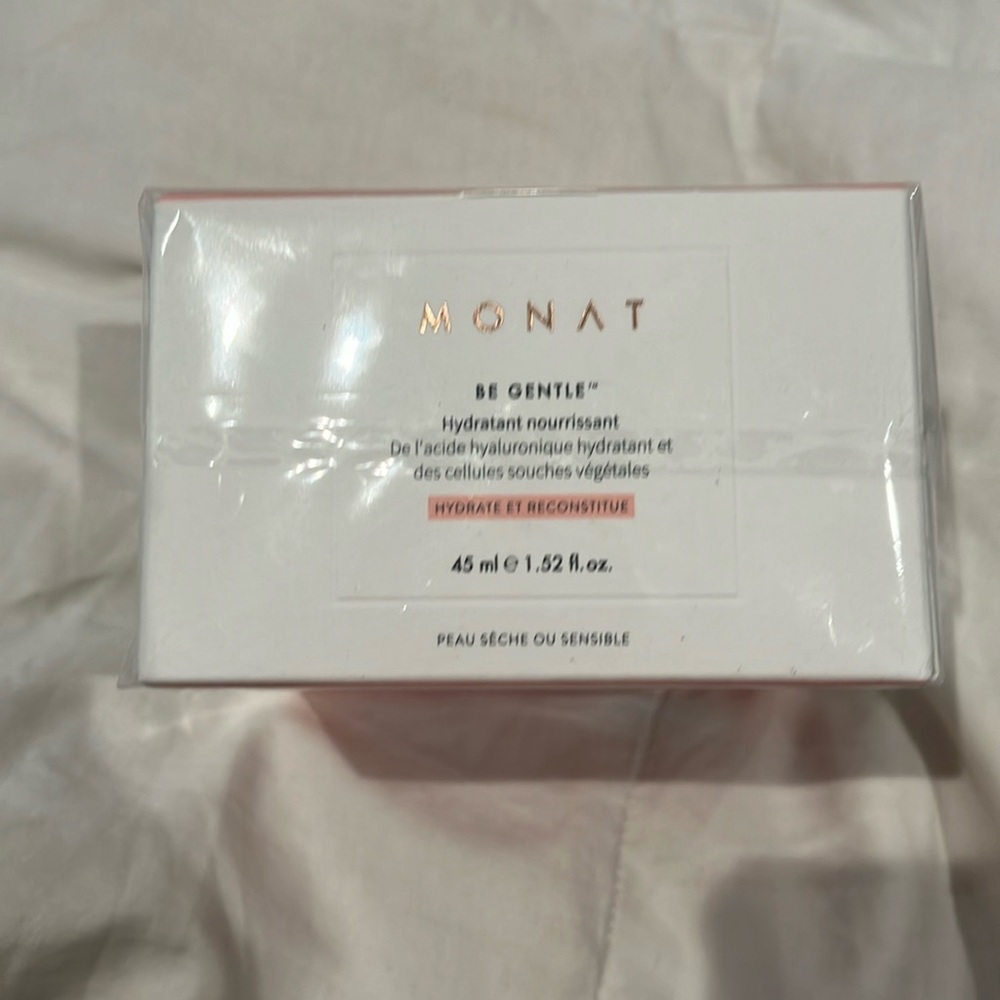 Brand new monat be gentle hydrating moisturizer for gentle skin
